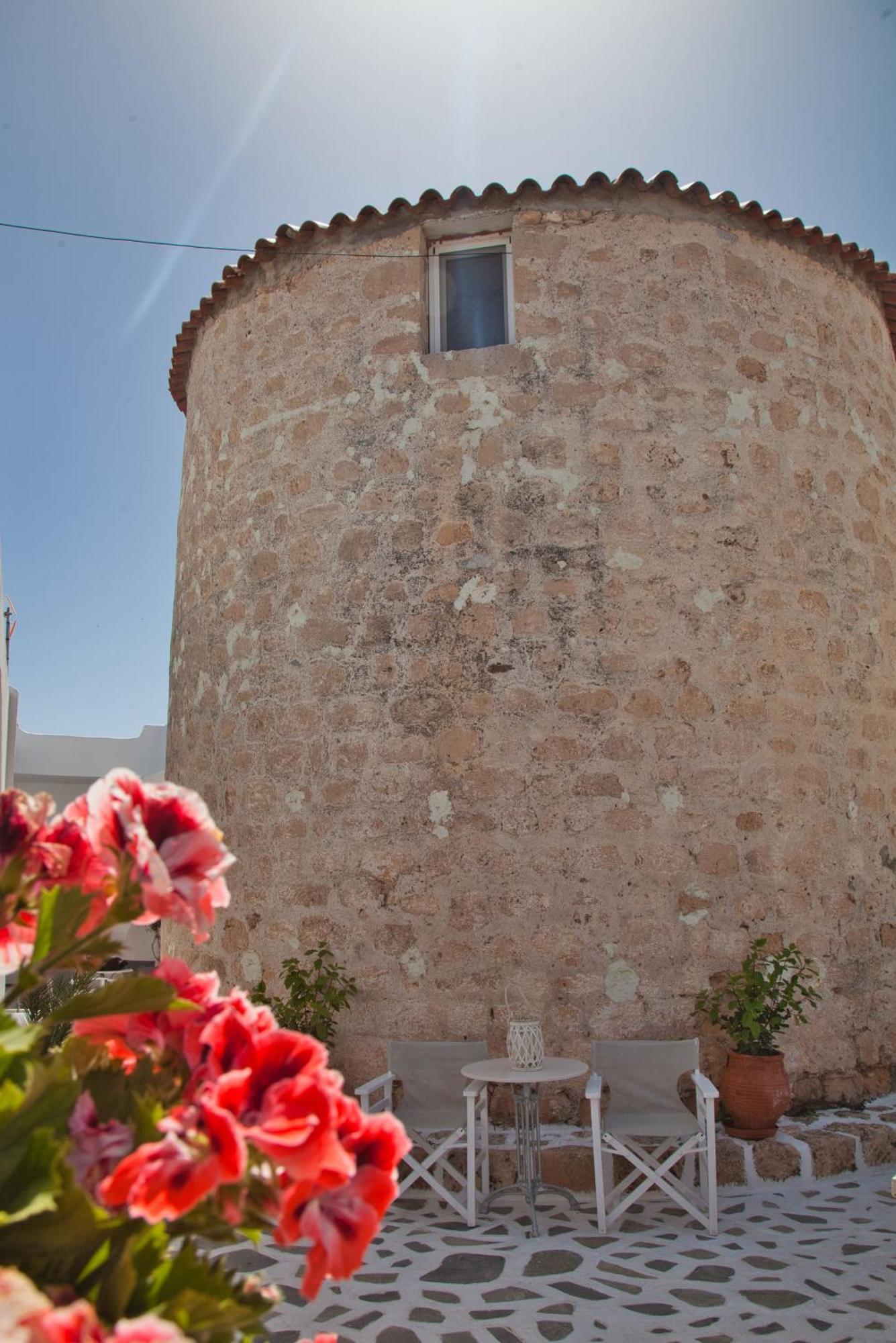 The Milos Megalochori  Luaran gambar
